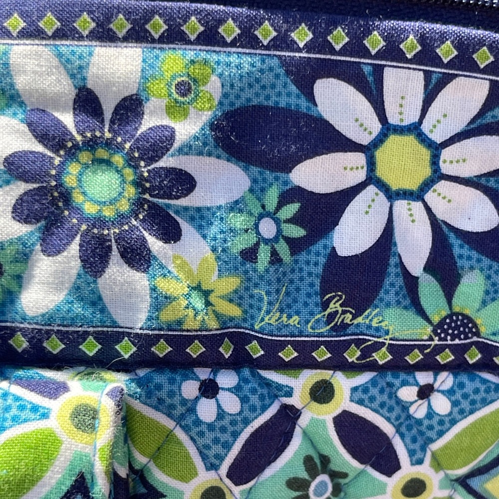 Vera Bradley Retired Daisy Daisy Pattern In Blue with Green Geometric Floral‎ - Picture 5 of 13